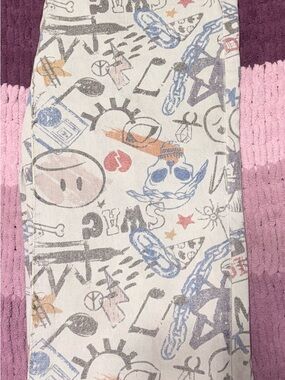 SHEIN White Graphic Flare Jeans with Multicolor Prints